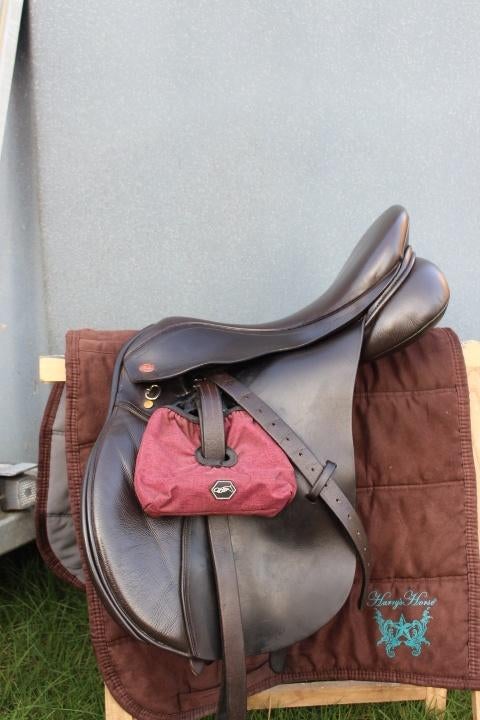 Kent & Masters zadel, Dieren en Toebehoren, Paarden en Pony's | Overige Paardenspullen, Zo goed als nieuw, Dressuur, Ophalen