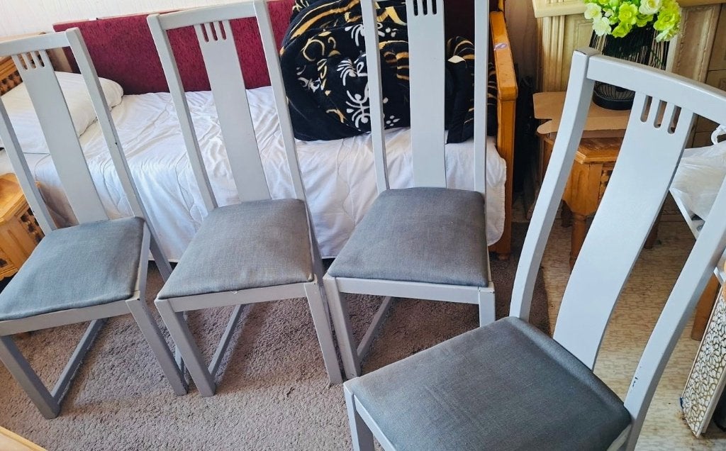 4 stoelen te koop, Maison & Meubles, Gris, Comme neuf, Enlèvement, Tissus