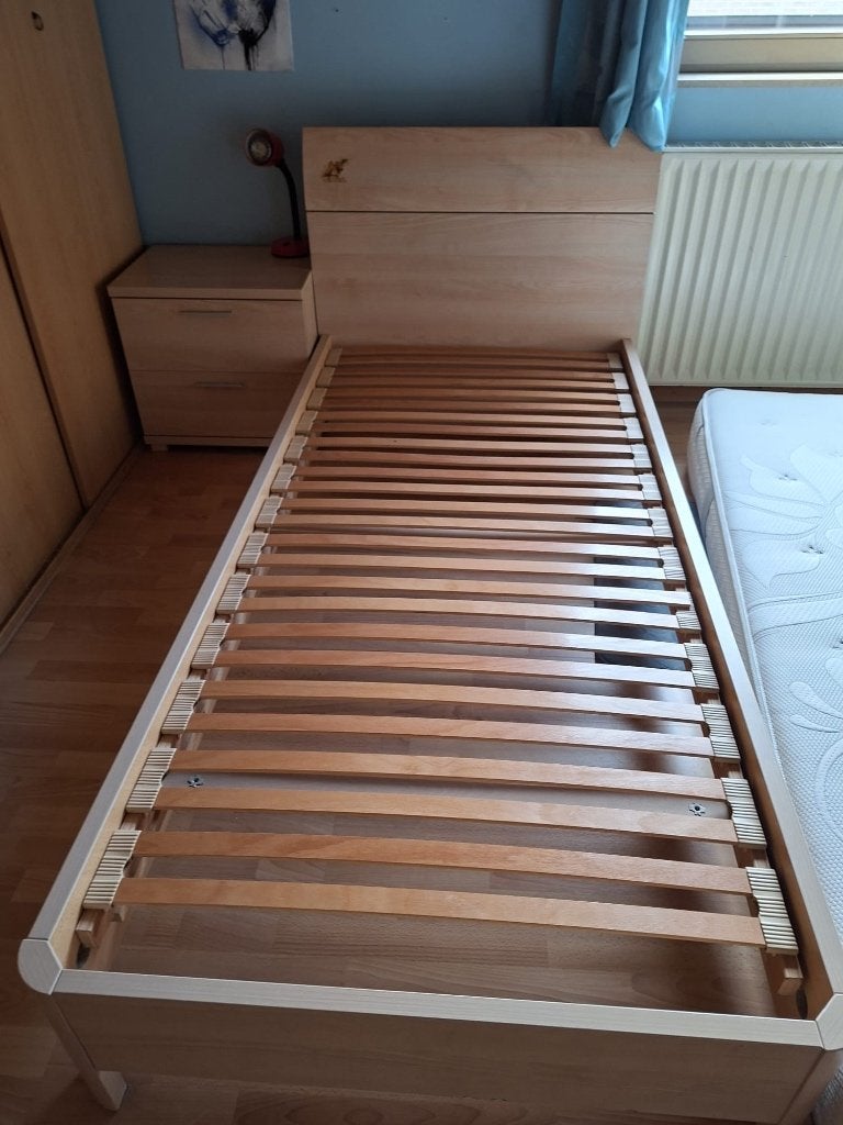 Meuble, Huis en Inrichting, Slaapkamer | Bedden, Ophalen, 90 cm, Eenpersoons, Zo goed als nieuw