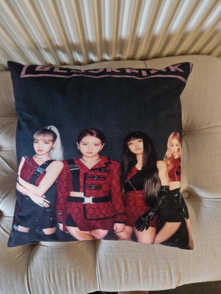 Blackpink kussen, Enlèvement