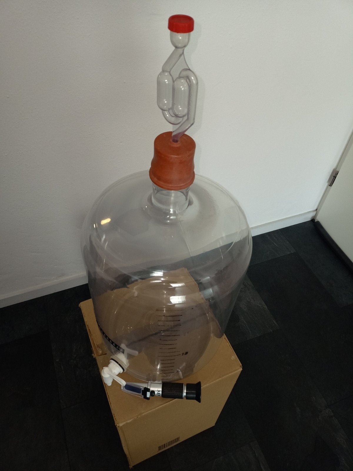Bouteille de fermentation de bière ou de vin pour animaux de, Enlèvement, Comme neuf