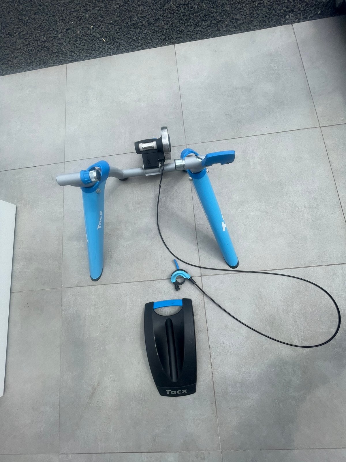 Entraîneur de vélo Tacx Satori - très bon état, Sports & Fitness, Appareils de fitness, Comme neuf, Vélo d'appartement, Enlèvement