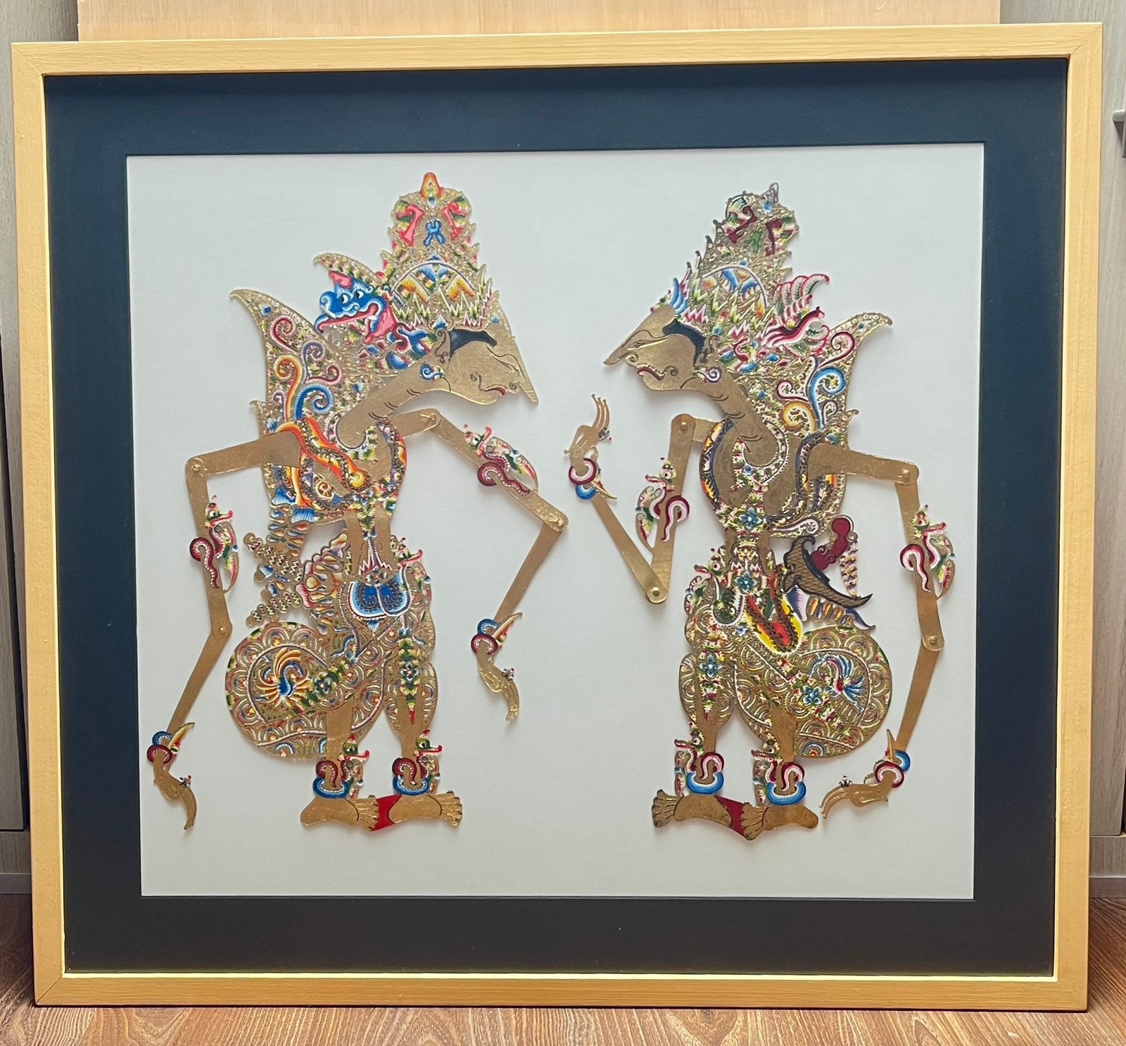 Wayang schaduwpoppen ingekaderd, Enlèvement