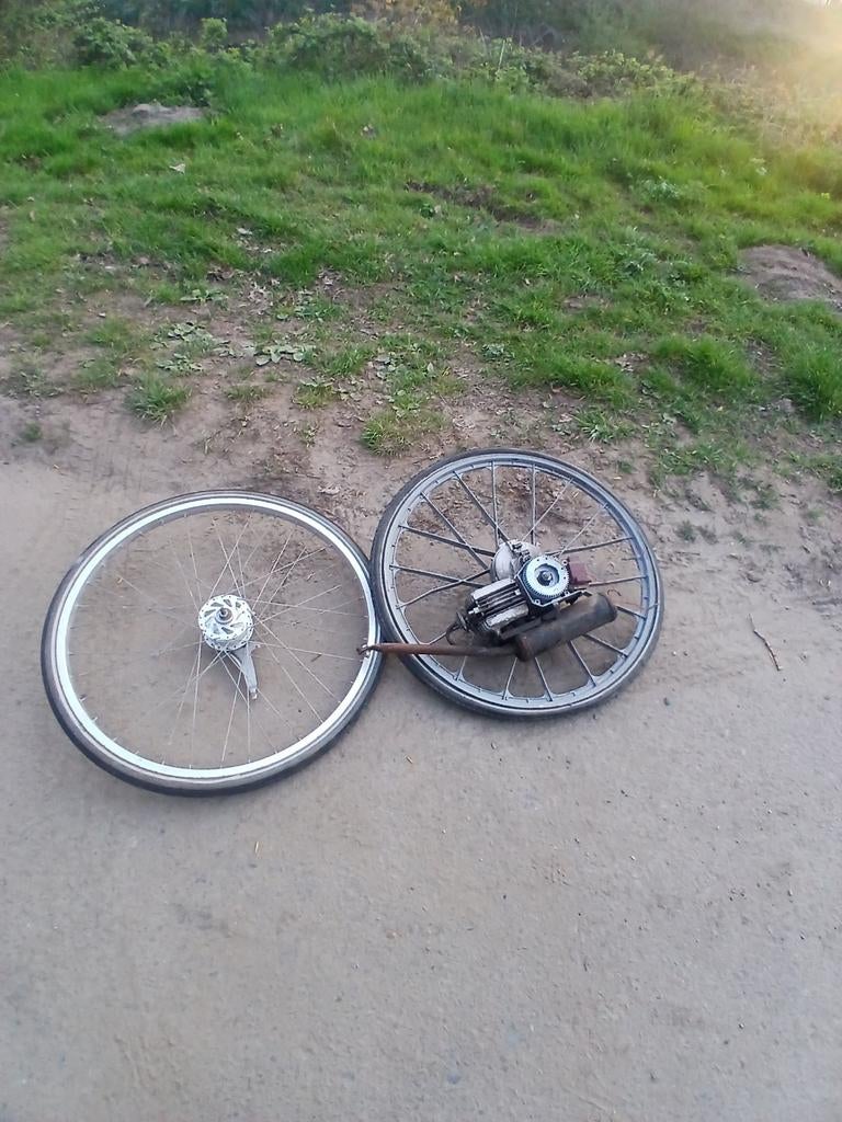 Spartamet voor en achterwiel. Mag appart weg, Enlèvement ou Envoi, Utilisé, Sparta