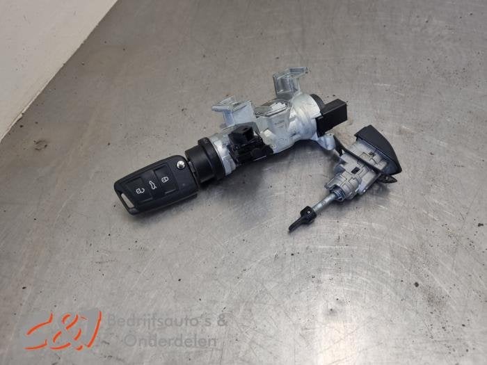 Serrure de contact + clé d'un Volkswagen Crafter, Autos : Pièces & Accessoires, Volkswagen, -, 3 mois de garantie, Utilisé