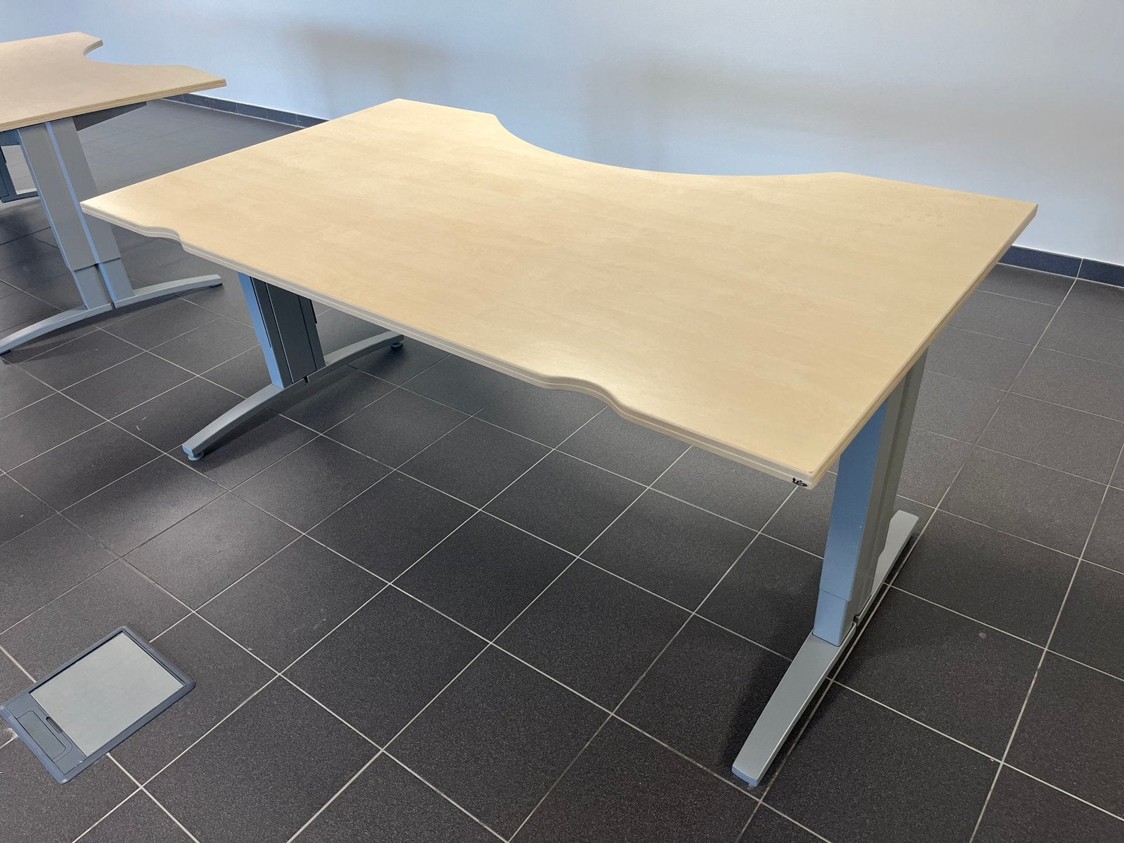 Bureau voor kantoorruimtes, Huis en Inrichting, Bureaus, Ophalen, Zo goed als nieuw