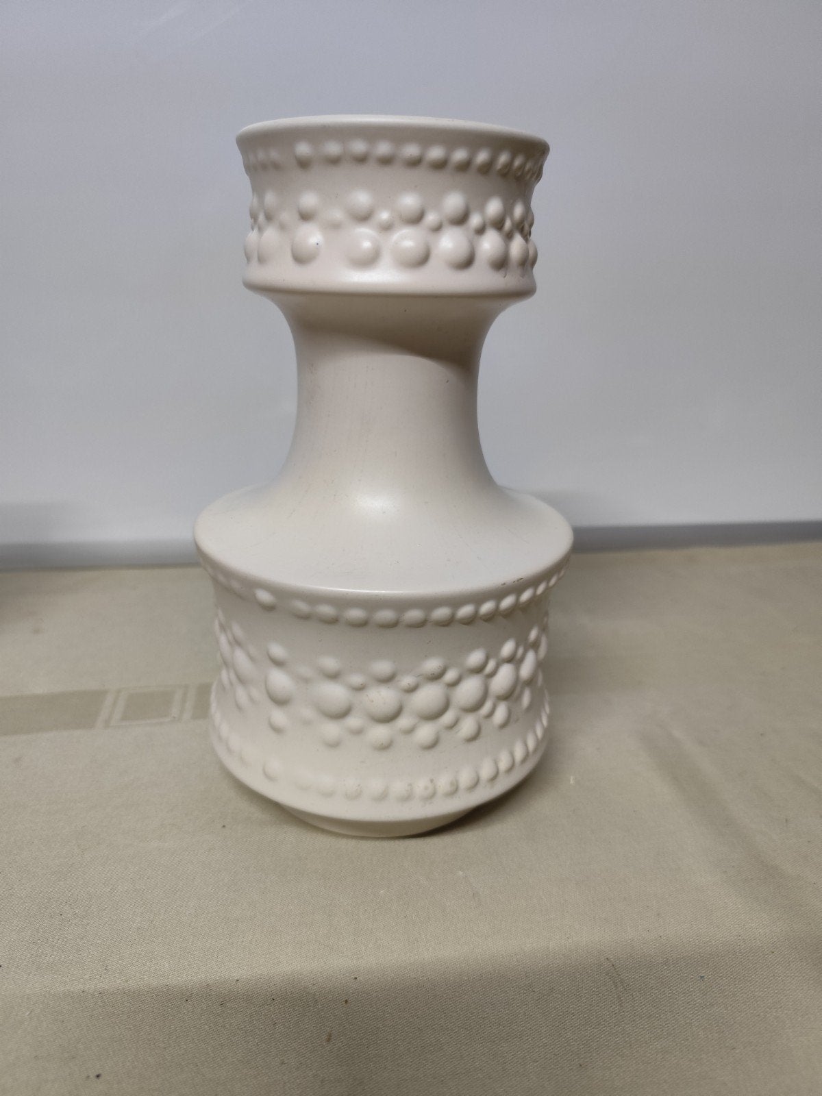 Vintage vaas uit keramiek GOUDA MODICA Holland 608., Ophalen, Wit, Vintage