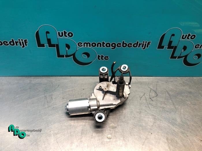 Moteur essuie-glace arrière d'un Volkswagen Golf (Golf 04-), Autos : Pièces & Accessoires, Volkswagen, -, 3 mois de garantie, Utilisé