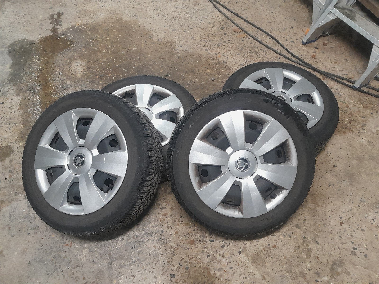 stalen velgen met winterbanden 
15 inch 5100 profieldie, Ophalen, 15 inch, Winterbanden, Velg(en)