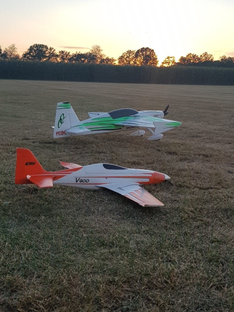 E-flite V900 BNF, Hobby en Vrije tijd, Modelbouw | Radiografisch | Vliegtuigen, Ophalen, Gebruikt, Elektro