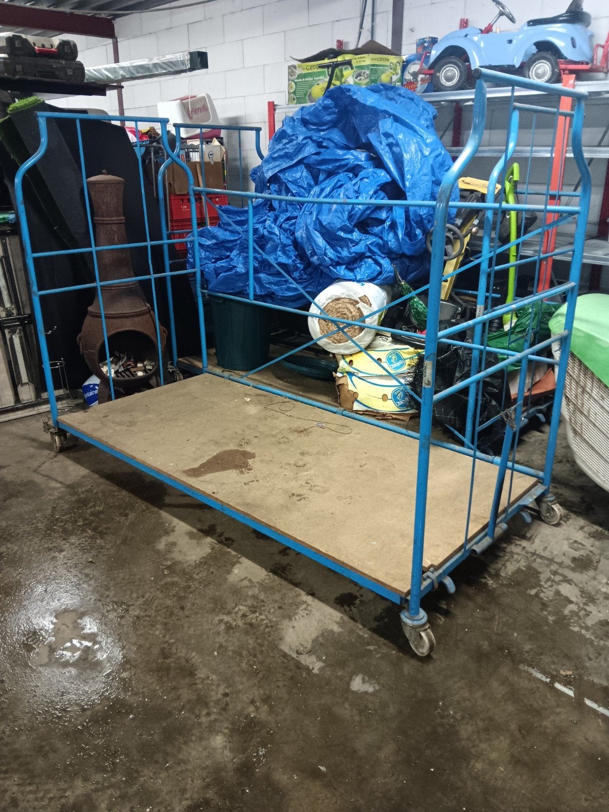 magazijnkar op wielen, 175€, 100 litres ou plus, Enlèvement, Comme neuf, Chariot de transport