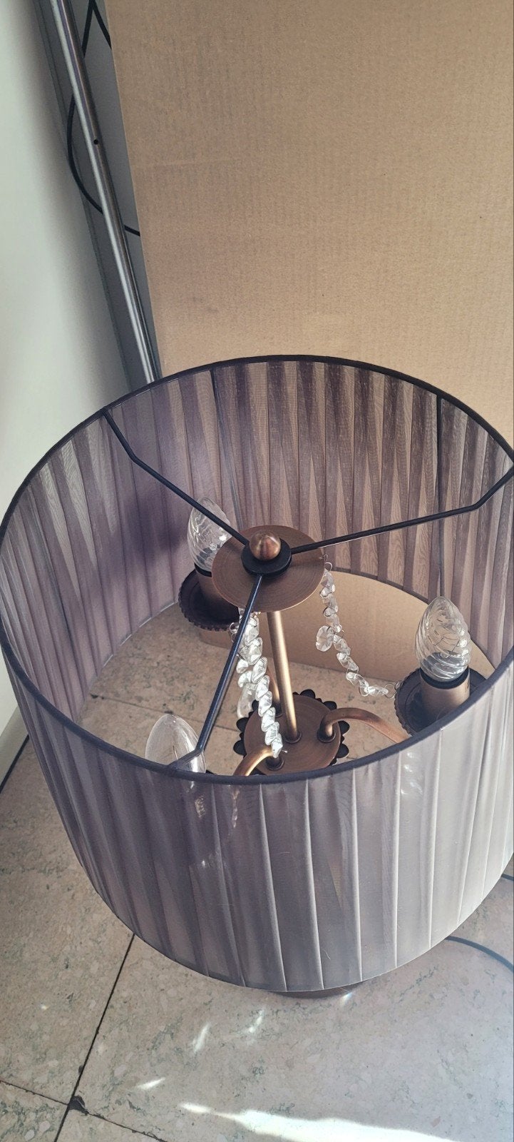 Prachtige lamp, Ophalen