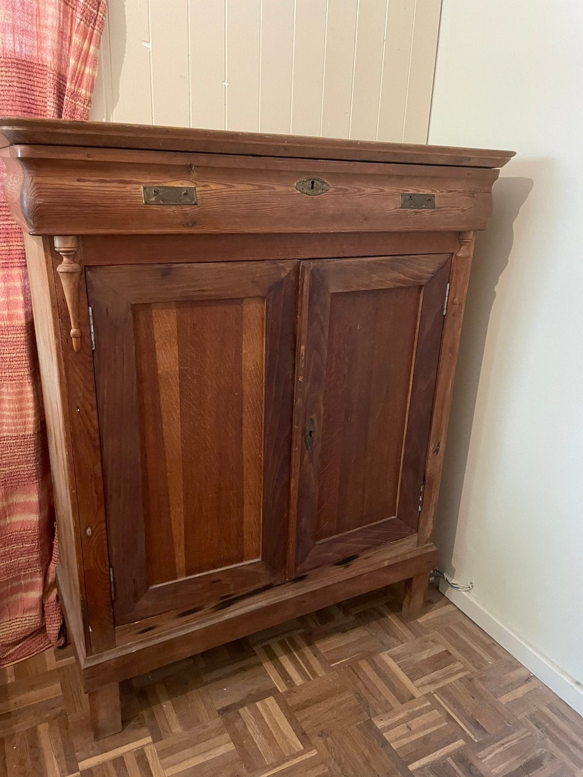Oude grenen kast / boekenkast massief hout, Ophalen