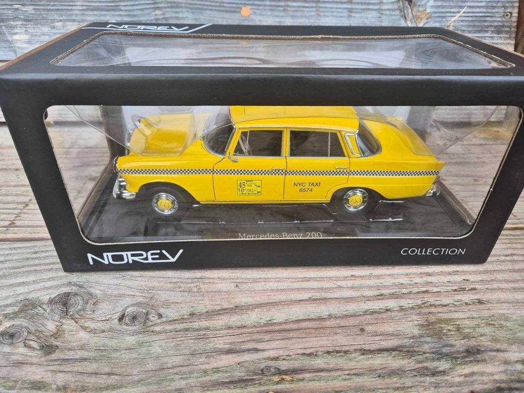 Mercedes Benz 200 W110 Norev 1/18, Ophalen of Verzenden, Nieuw, Auto, Norev