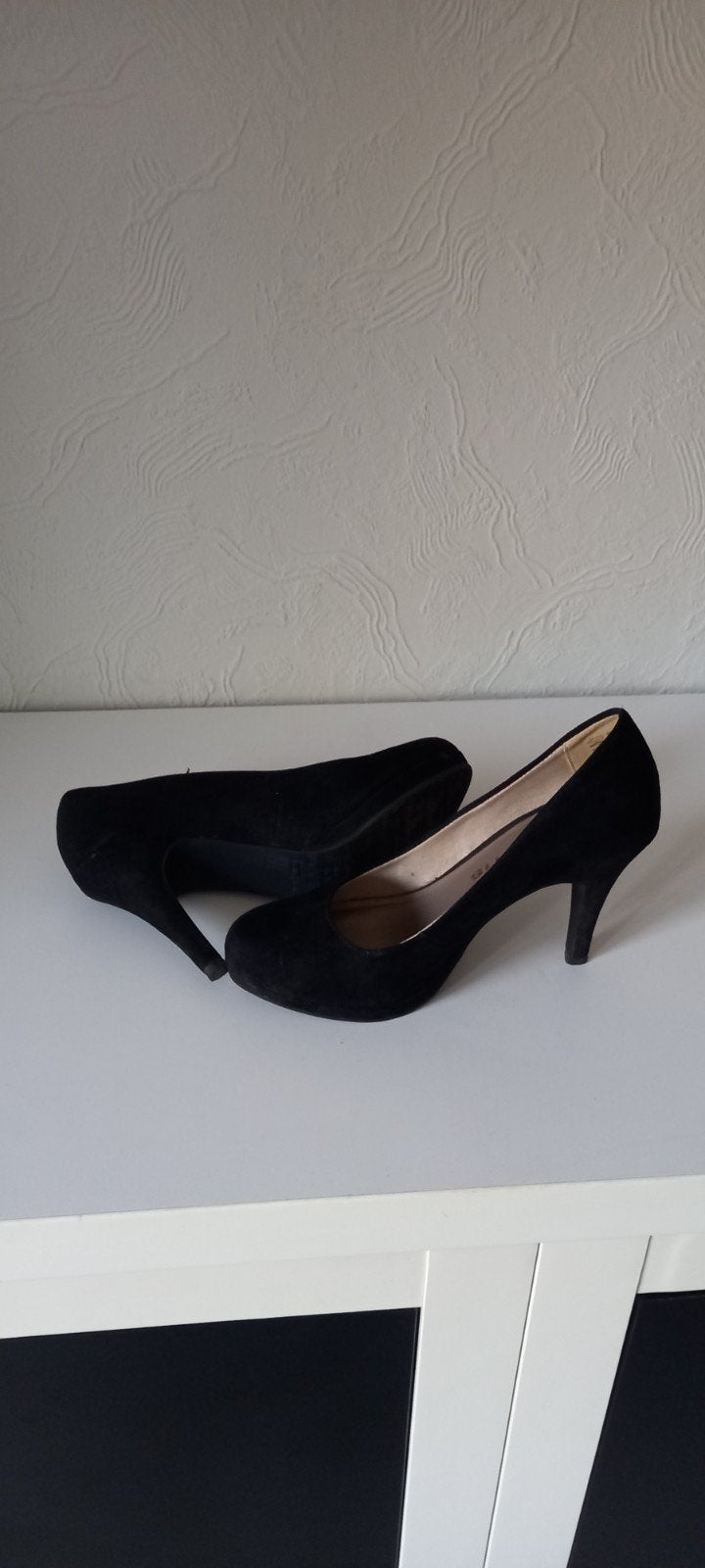 Zwarte suède schoenen, Kleding | Dames, Schoenen, Ophalen, Pumps