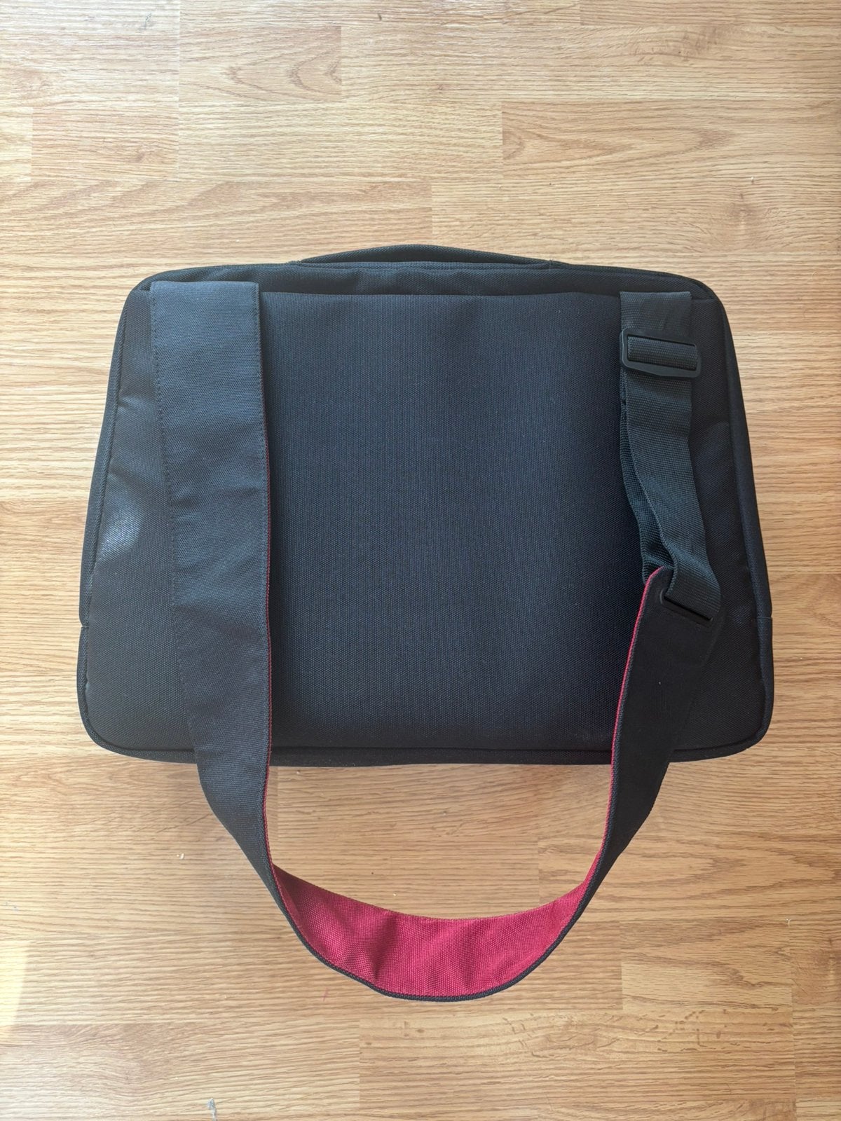 Prachtige nieuwe laptoptas van Belkin, Ophalen, Zo goed als nieuw