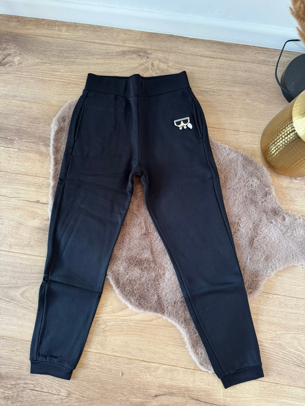 Trainingsbroek Karl Lagerfeld, Vêtements | Femmes, Vêtements de sport, Enlèvement ou Envoi, Comme neuf