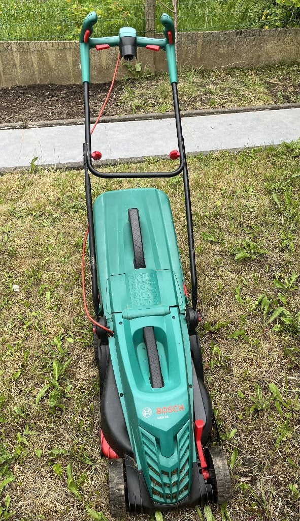 Bosch ARM 34 elektrische grasmaaier, Tuin en Terras, Grasmaaiers, Ophalen, Gebruikt, Elektrische grasmaaier, Opvangbak