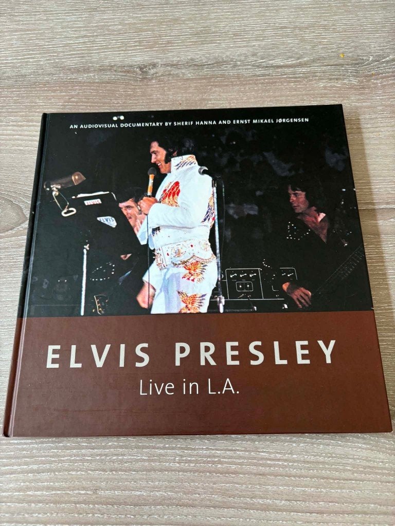 Elvis boek, Live in L.A. van het Follow that dream label +cd, Livres, Musique, Enlèvement ou Envoi, Neuf, Artiste