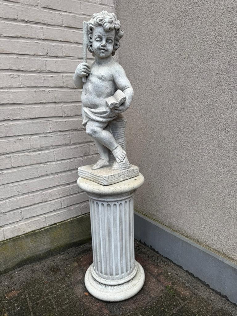Beeld in witte steen, Ophalen, Zo goed als nieuw