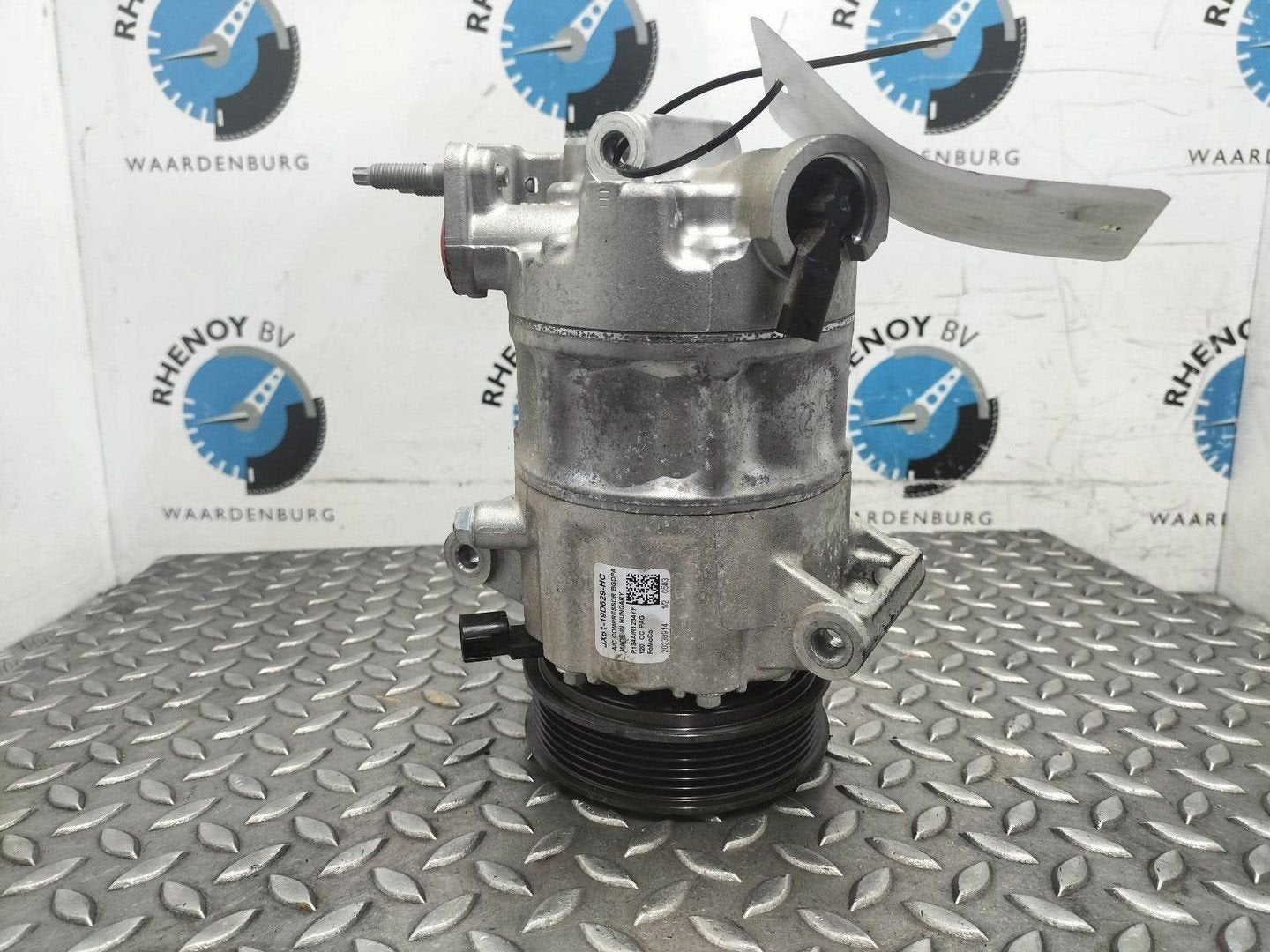 FORD TOURNEO CONNECT SWB Trend AIRCO COMPRESSOR / AIRCOPOMP, Enlèvement ou Envoi, Utilisé, ARN reconnu