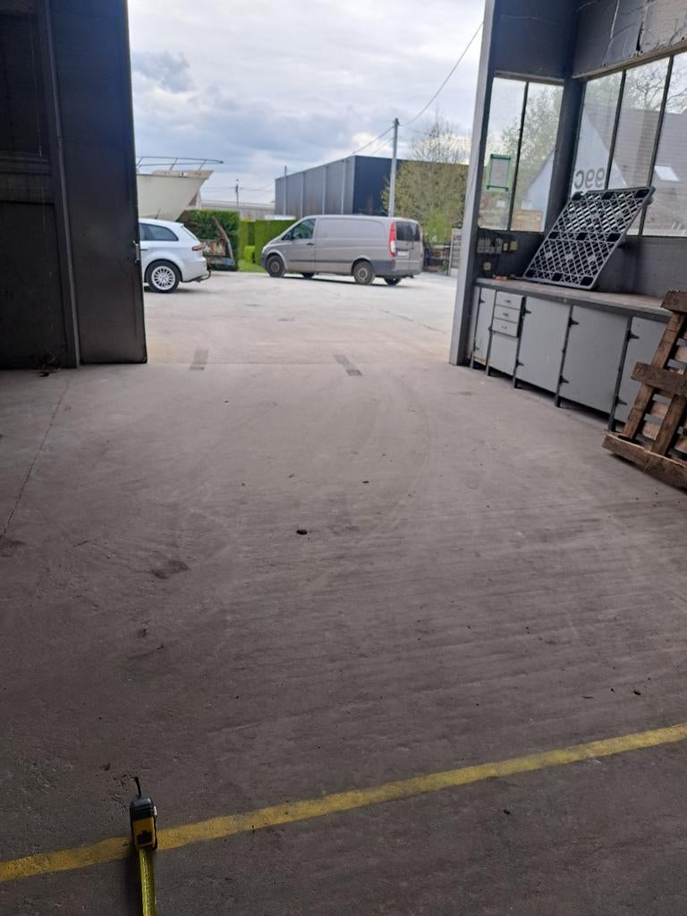 ruimte om traktor te zetten  in Sint Katelijne Waver, Zakelijke goederen