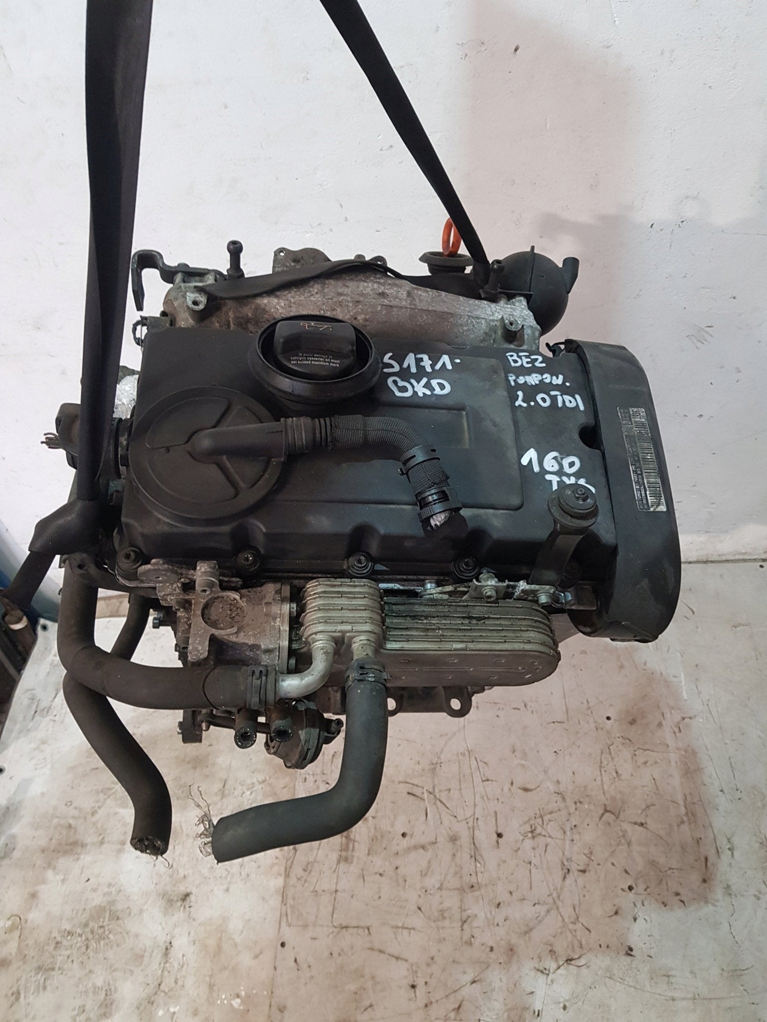 Moteur CFHF Nu YETI TOURAN VW CADDY GOLF OCTAVIA SKODA