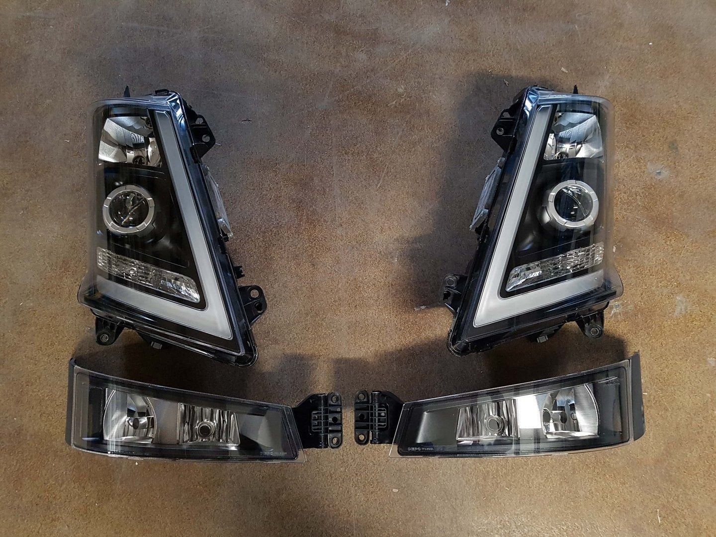 COMPLETE SET VOOR VOLVO FH4 (FH16 LOOK) DEPO XENON KOPLAMPEN, Neuf, -, Éclairage, Volvo