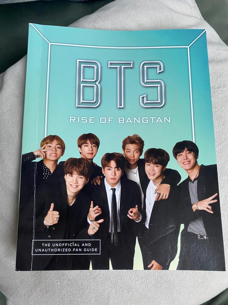 Bts, rose ou bangtan, Livres, Cinéma, Tv & Médias, Enlèvement ou Envoi, Comme neuf