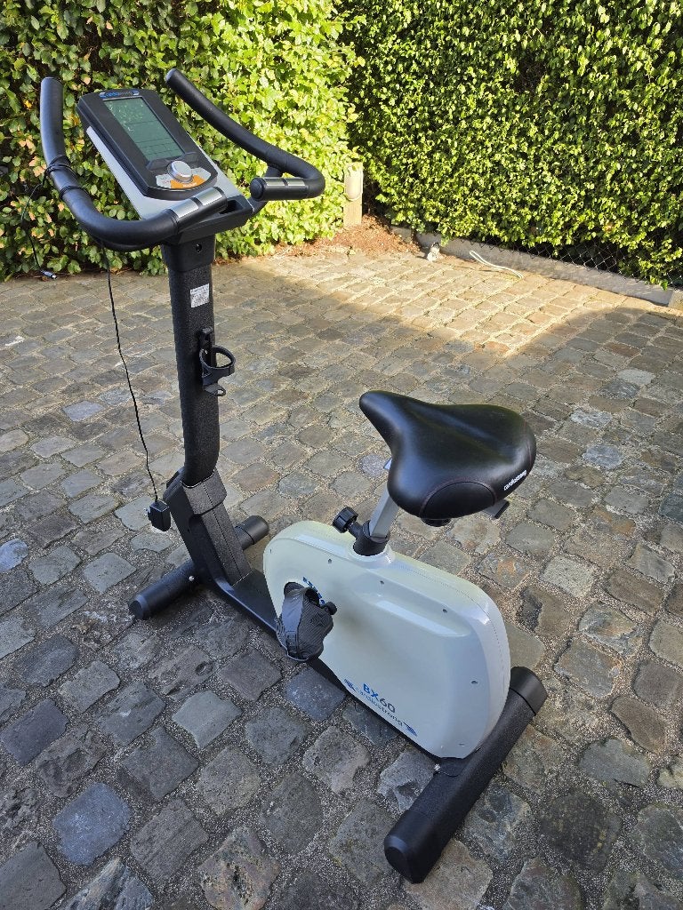 Hometrainer, Sports & Fitness, Appareils de fitness, Enlèvement, Comme neuf, Autres matériaux, Vélo d'appartement