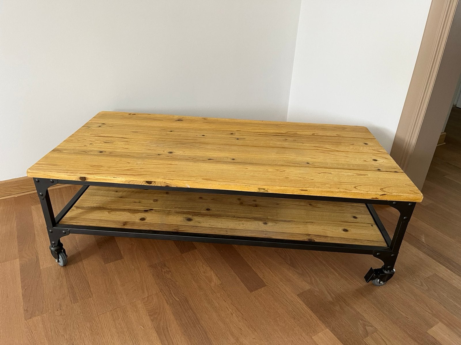 Meuble TV sur roulettes avec étagères en bois, Teck, 100 à 150 cm, Enlèvement, Utilisé