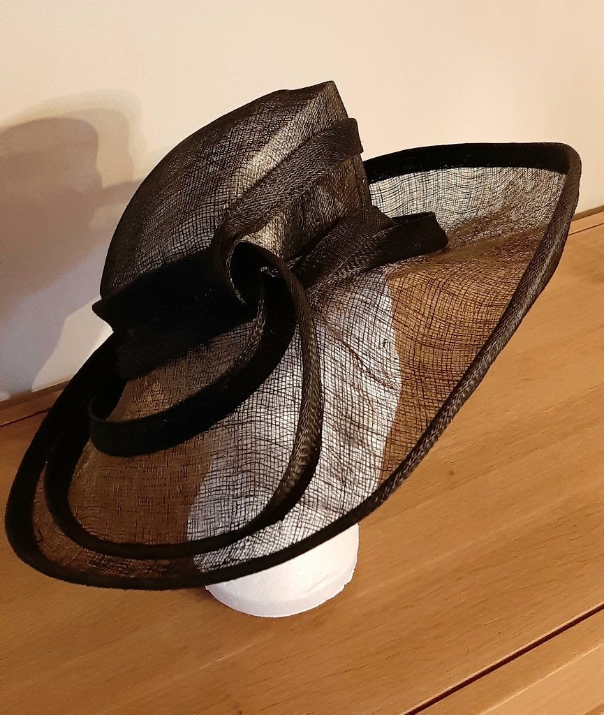 Elegante dameshoeden, aangekocht bij Le Chapeau in Antwerpen, Ophalen, Hoed