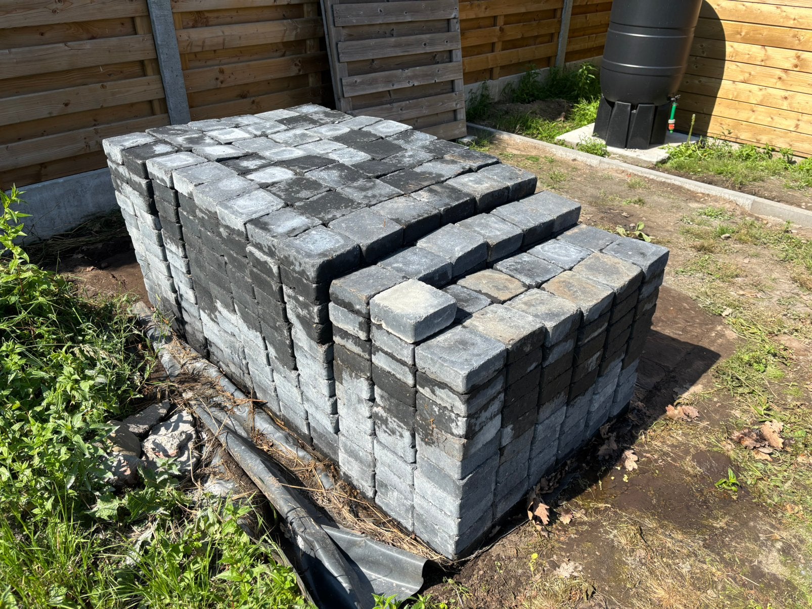 Nieuwe Betonklinker 15x15x6 donkergrijs, Ophalen, Klinkers, Nieuw, 10 m² of meer