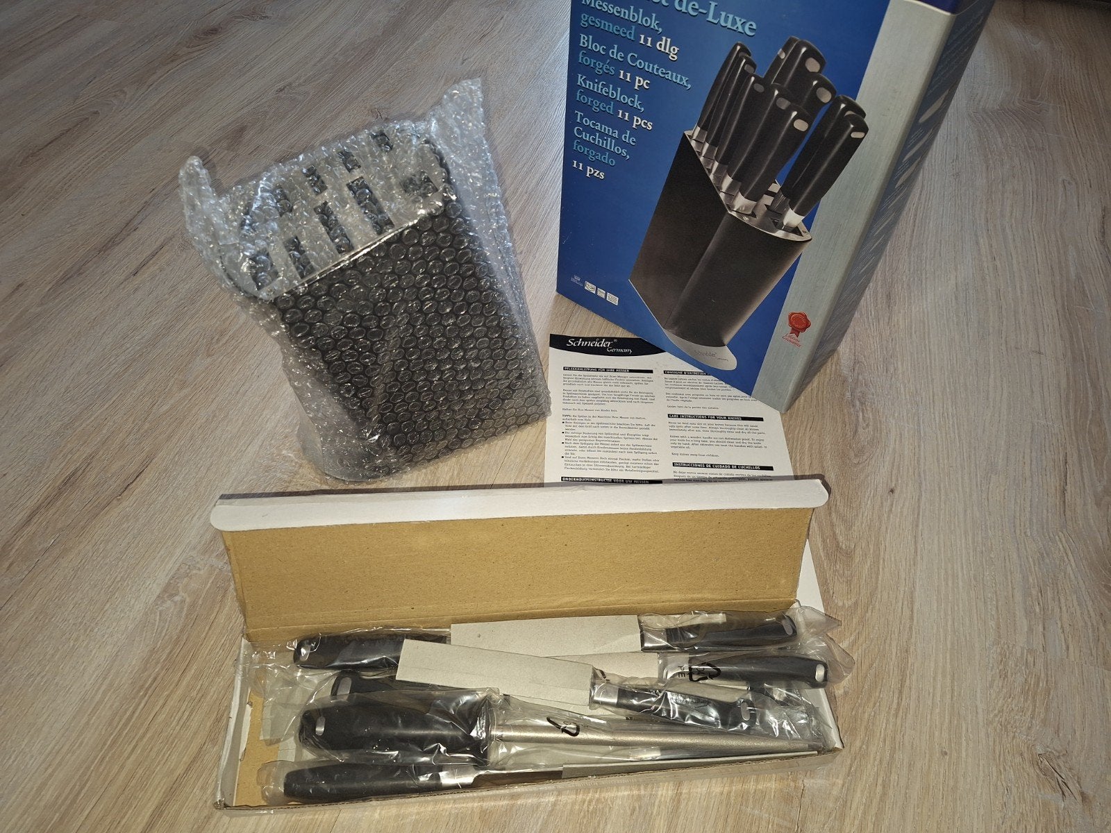 Sterke complete messenblok, Huis en Inrichting, Keuken | Bestek, Ophalen, Nieuw, Overige merken, Inox of Chroom