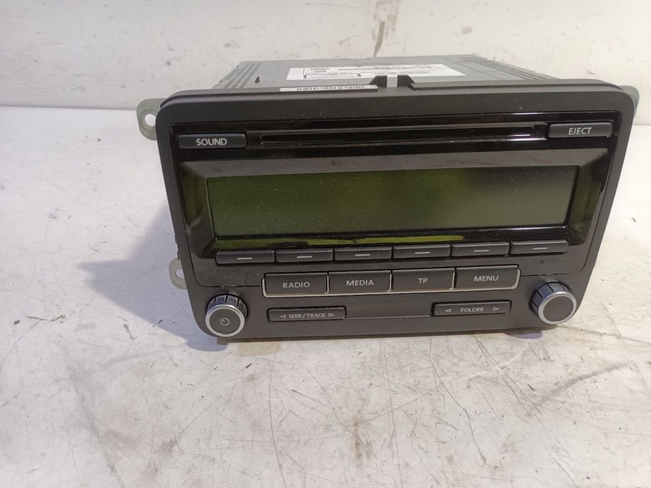Radio Volkswagen Passat, Enlèvement ou Envoi, Van der Ven Autorecycling B.V., Onderdelen@venauto.nl, Ettenseweg 76, 4706 PB Roosendaal, The Netherlands