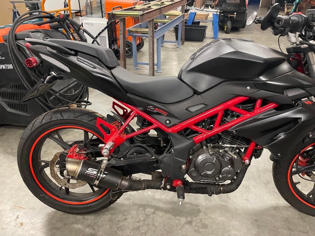 Benelli BN 125 – Zo goed als nieuw! (Slechts 1.548 km), Motos, Permis Moto A1 minimum, Éclairage LED, 1 cylindre, Manuelle