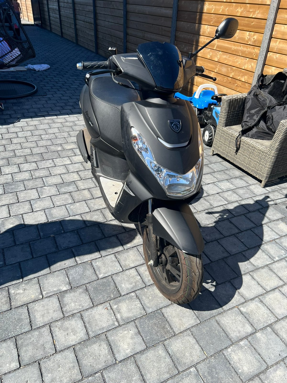 Peugeot Kisbee uit juli 2024- 2700km, Vélos & Vélomoteurs, Autres modèles, Classe B (45 km/h), Enlèvement, Utilisé