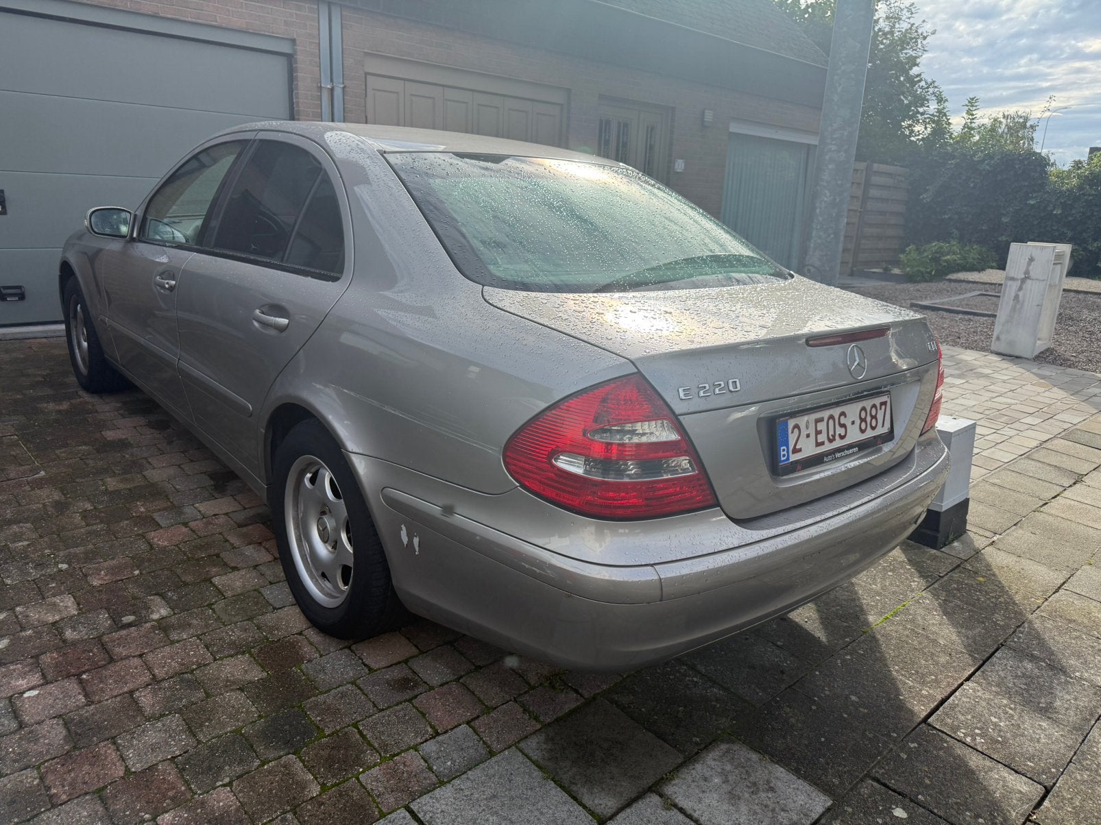 Mercedes-Benz E220d - 2005 - Goeie staat, Auto's, Mercedes-Benz, 2196 cc, Beige, Beige, Leder