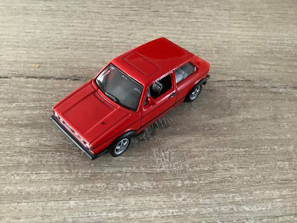 Voiture miniature Volkswagen Golf 1 GTI (échelle 1/64), Enlèvement ou Envoi, Comme neuf, Voiture