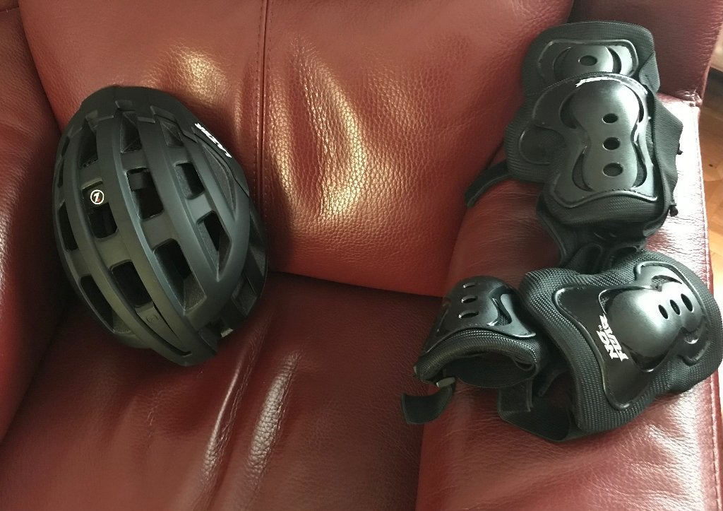 Helm en knie en elleboogbeschermers, Sport en Fitness, Nieuw, Bescherming, Dames, Ophalen