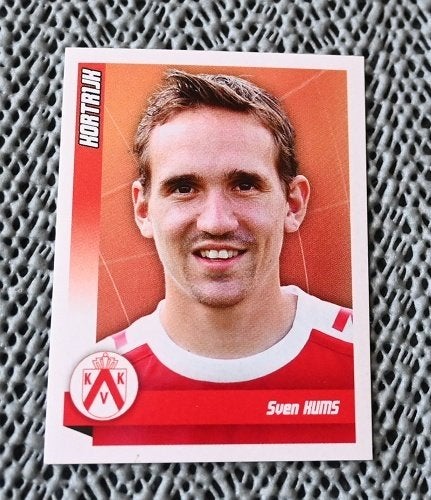 Panini Football 2011 KV Kortrijk / Sven Kums, Verzamelen, Sportartikelen en Voetbal, Verzenden, Nieuw, Poster, Plaatje of Sticker