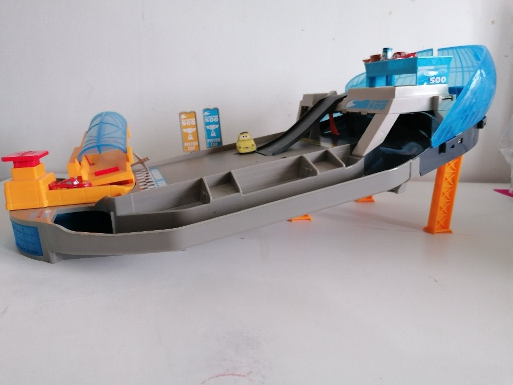 Lot Disney Pixar Cars circuit + camion + 4 voitures micro, Enlèvement, Utilisé
