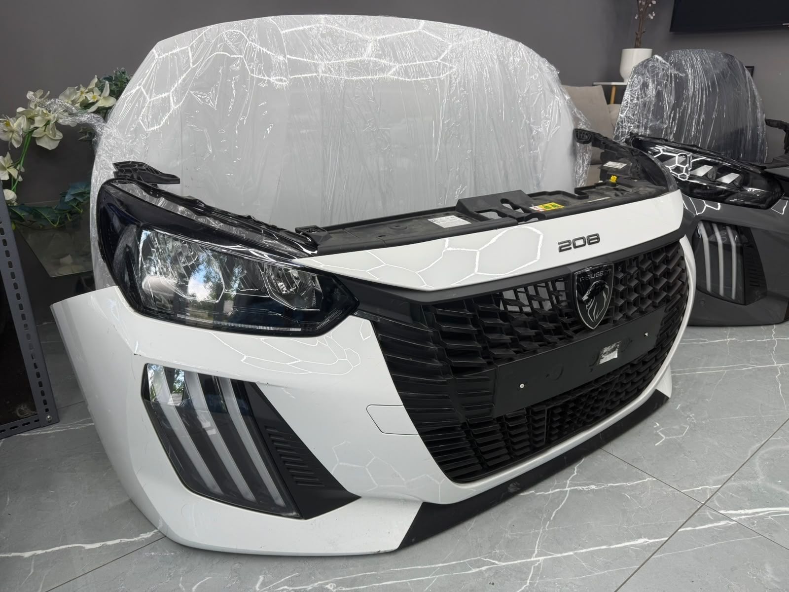 Face avant Peugeot 208 II 2024-2026 Capot Pare-chocs avant P, Taurusavenue 1
2132 LS  Hoofddorp, NL, Contact.group@renault.com