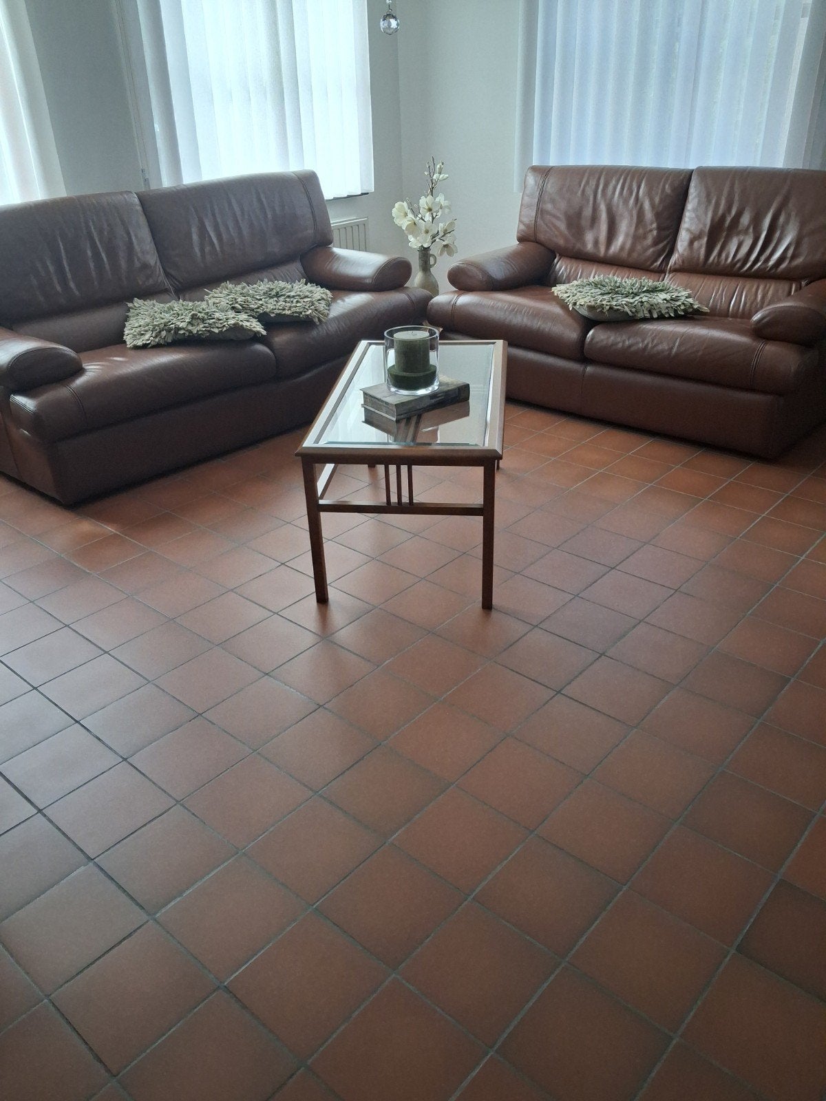 Twee Lederen salon zetels met salon tafel, Ophalen, Gebruikt, 150 tot 200 cm, Driepersoons