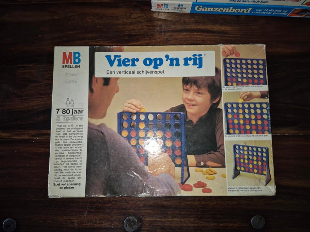 Vier op een rij mb, Hobby en Vrije tijd, Gezelschapsspellen | Bordspellen, Ophalen of Verzenden