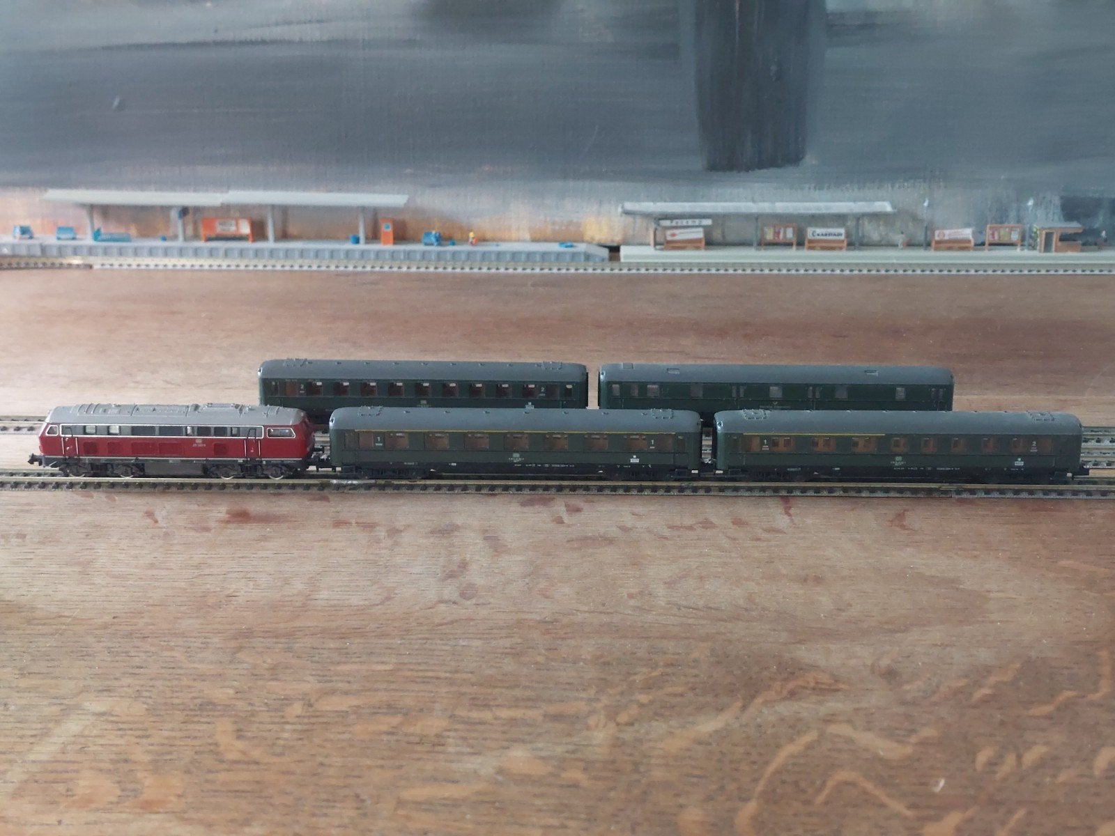 roco N Db dieselloc en 4 schurzenwagens, Enlèvement ou Envoi, Locomotive, Fleischmann, Analogique
