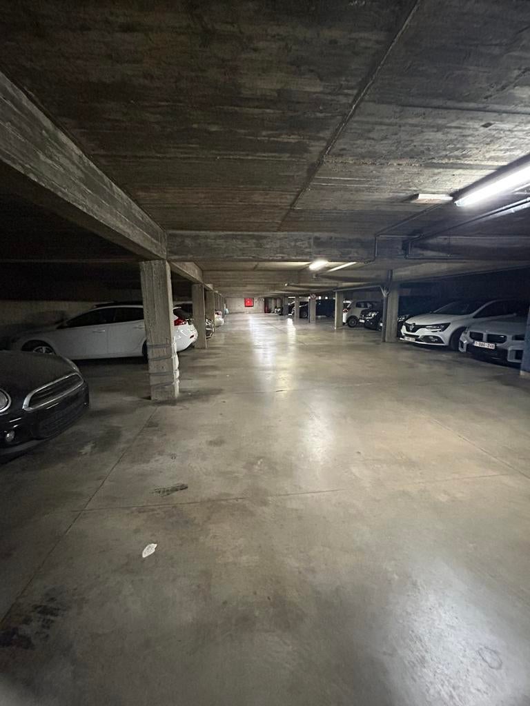 Place parking privé couvert Zaventem/Woluwé, Immo, Garages & Places de parking, Province du Brabant flamand