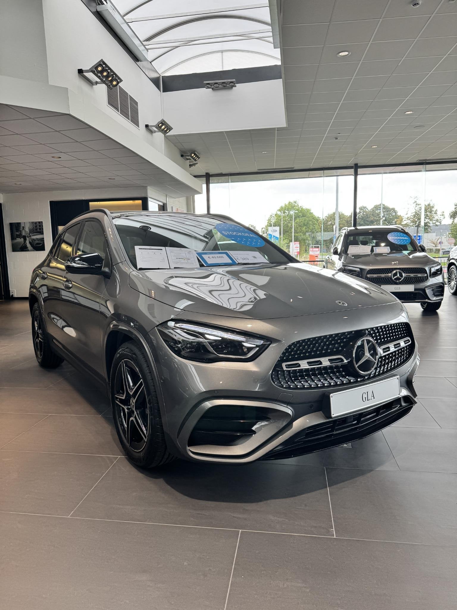 Mercedes-Benz GLA GLA 180 Star Edition DOS 8531, Stof, Zwart, 4 cilinders, 136 pk