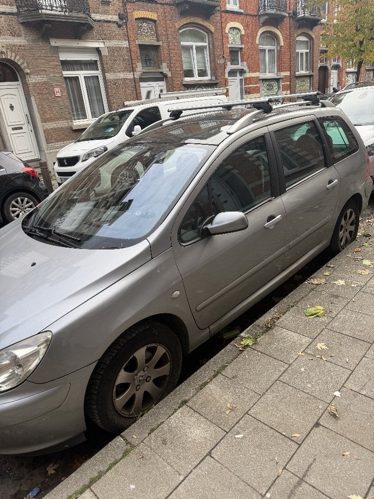Peugeot 307 SW 1.6 Essence – 109 CH – 7 places – Euro 3, Argent ou Gris, Achat, 7 places, Boîte manuelle