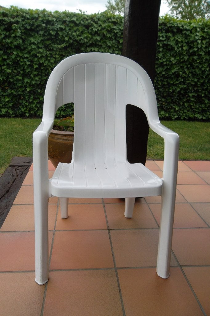 Witte tuinstoel, Ophalen, Zo goed als nieuw, Kunststof, Stapelbaar